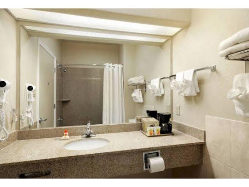 Super 8 By Wyndham Iah West/Greenspoint Aldine Luaran gambar