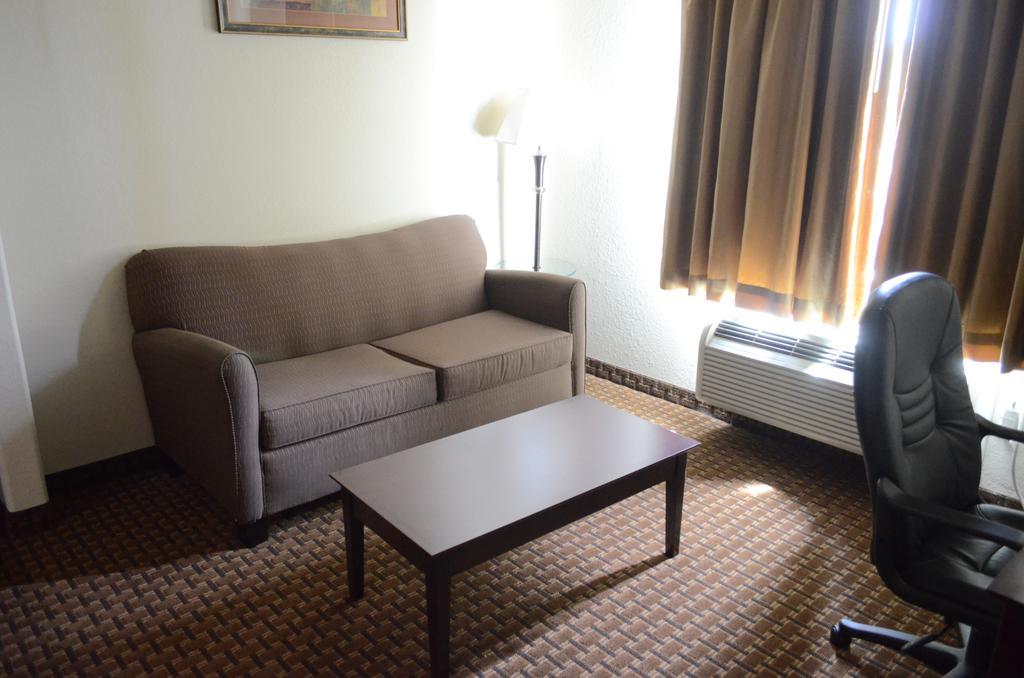 Super 8 By Wyndham Iah West/Greenspoint Aldine Luaran gambar