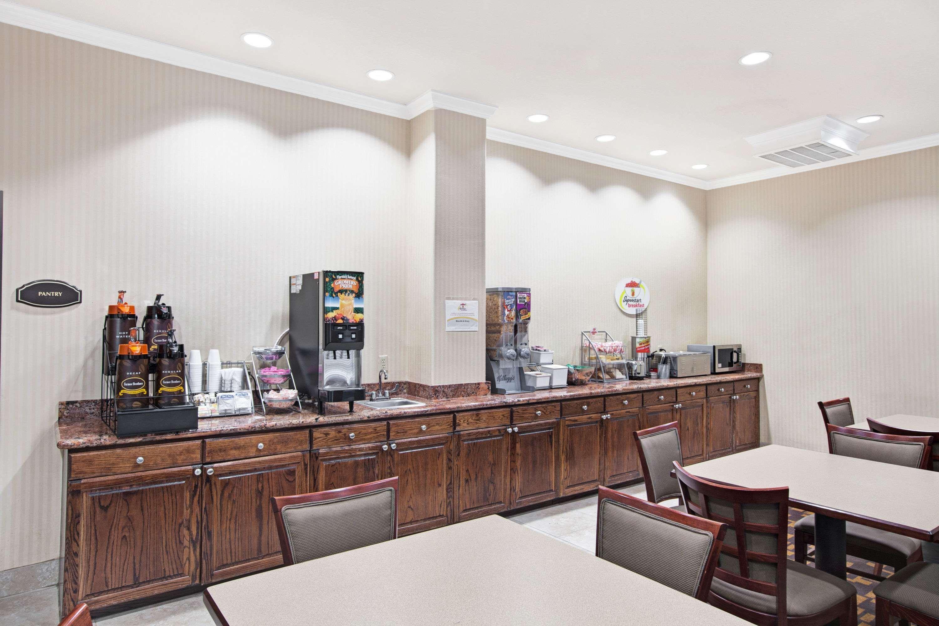 Super 8 By Wyndham Iah West/Greenspoint Aldine Luaran gambar