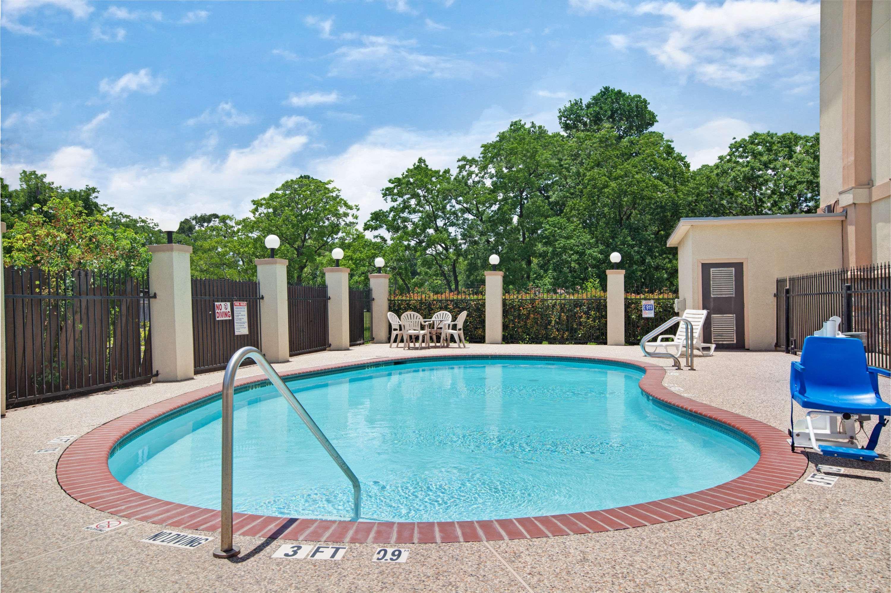 Super 8 By Wyndham Iah West/Greenspoint Aldine Luaran gambar